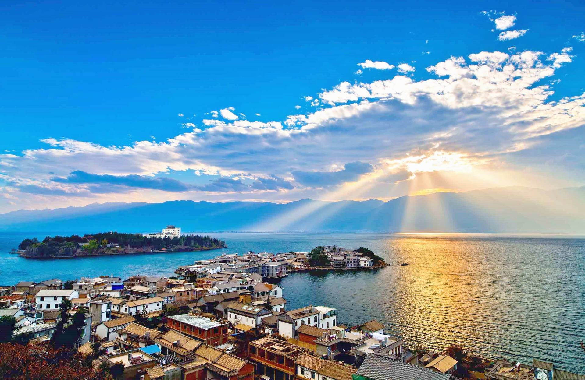 大理自駕兩日游，來一場一路向西的治愈旅行。你確定不來洱海吹吹秋天的風(fēng)嗎？