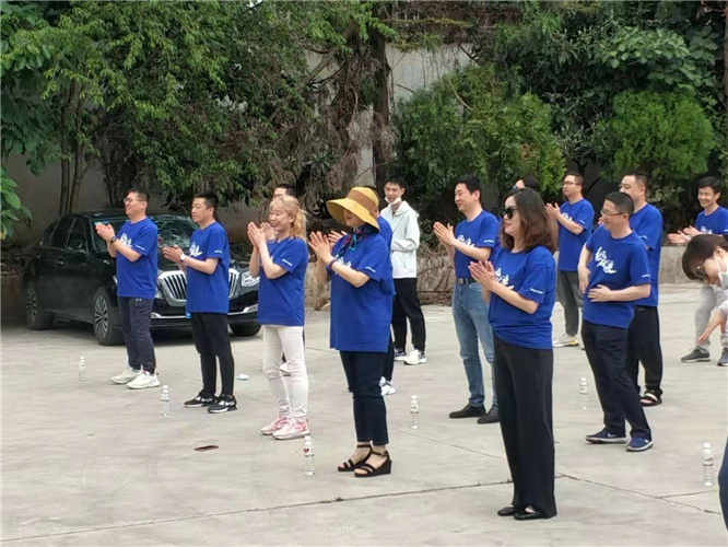 大理非遺扎染鮮花餅花漾時光體驗(yàn)團(tuán)建之旅