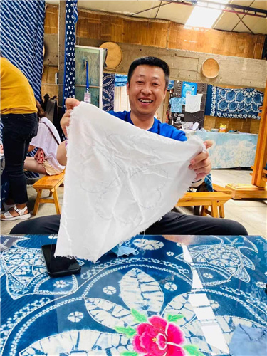 大理非遺扎染鮮花餅花漾時光體驗(yàn)團(tuán)建之旅