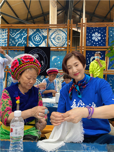 大理非遺扎染鮮花餅花漾時光體驗(yàn)團(tuán)建之旅